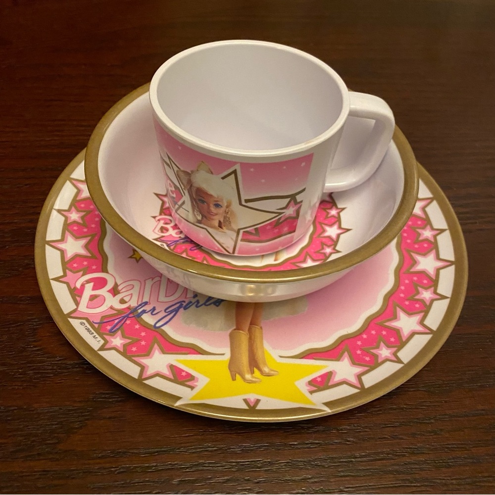Vintage 1993 Barbie “for girls” complete plastic Dinnerware Set Collectible